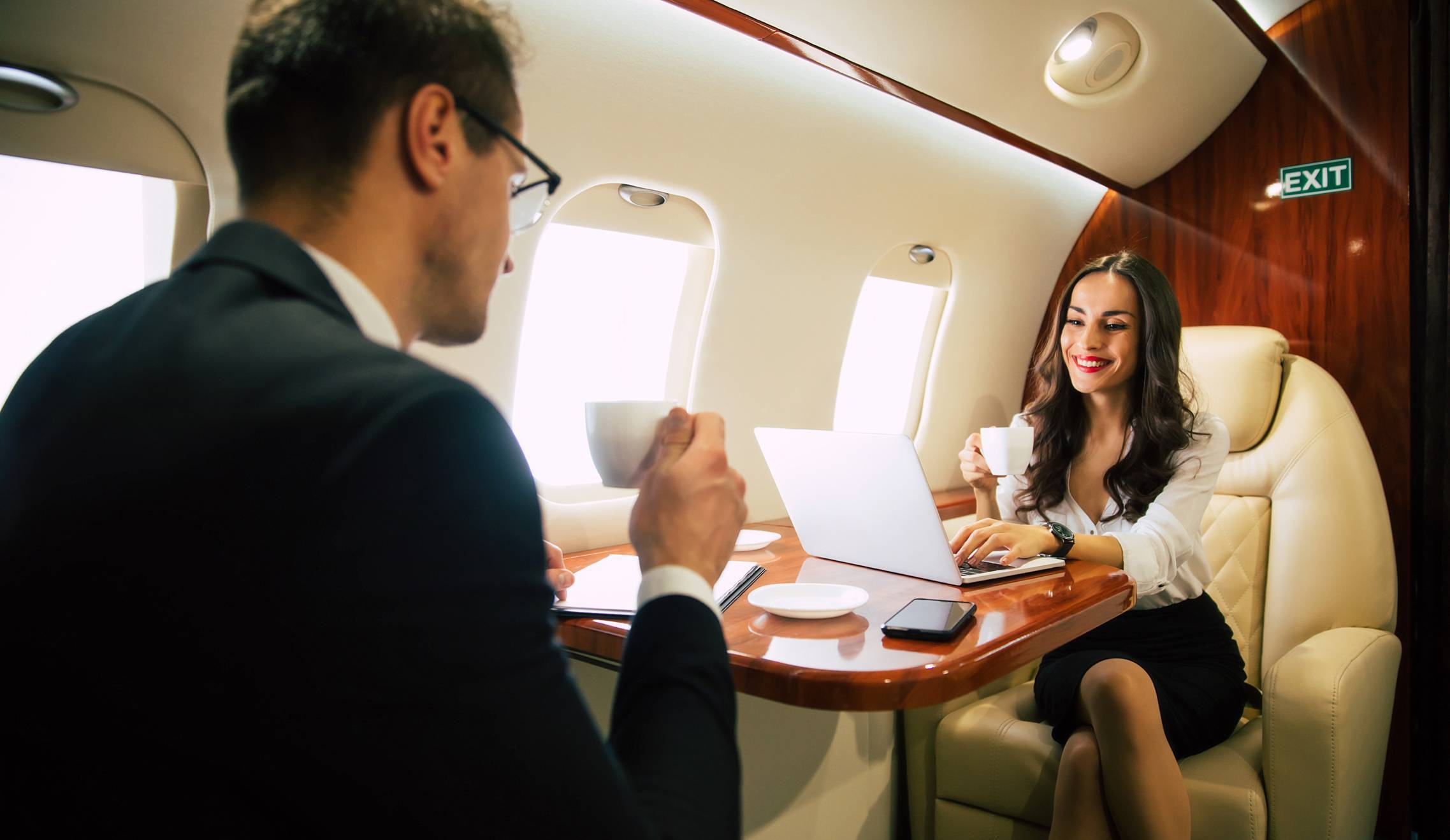 homme affaires jet privé