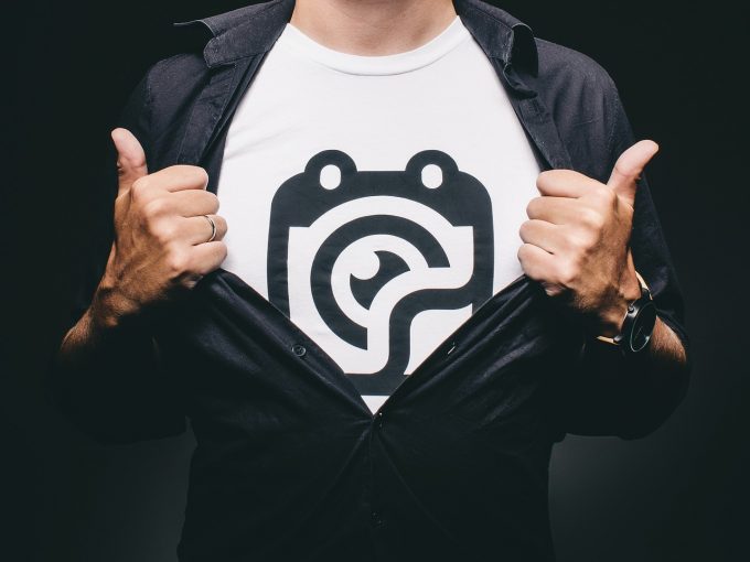 T-shirt publicitaire : un support marketing aussi abordable qu’efficace