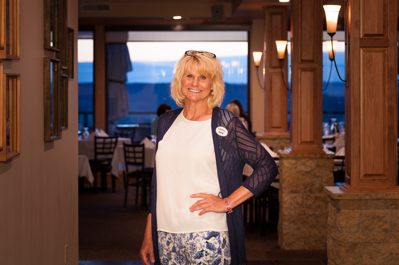 Synergie des hôtesses et animateurs pour des événements mémorables à Paris