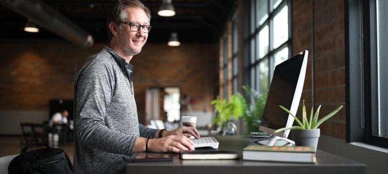 office-desk-6952919_1280