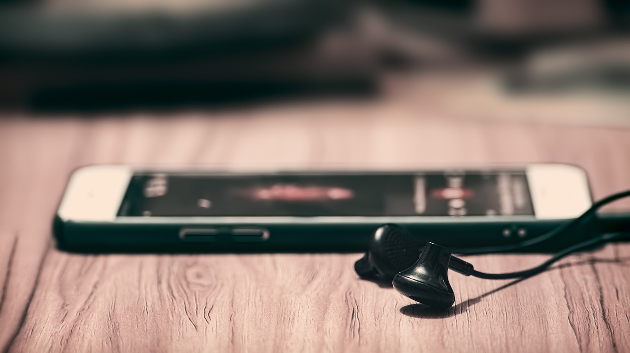 Musique d’attente téléphonique : transformez l’attente en expérience positive