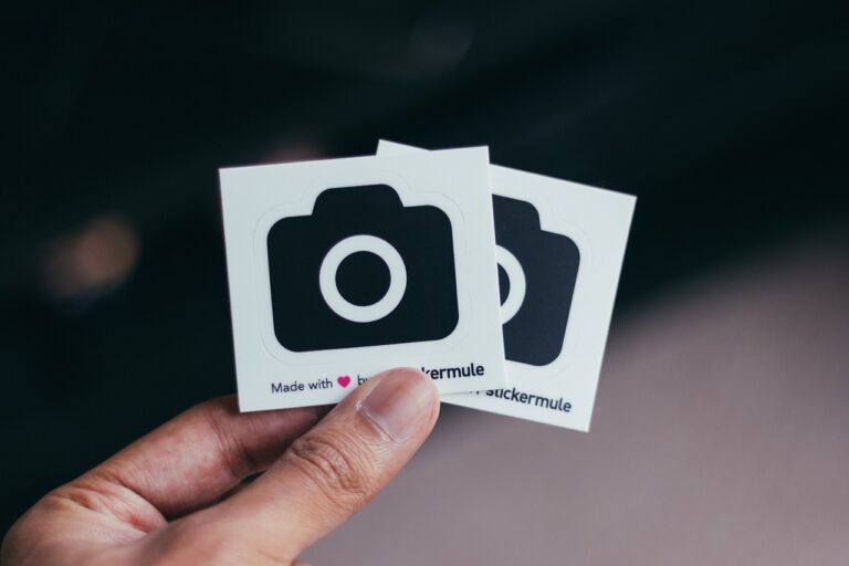 Sticker personnalisé : un outil aux multiples atouts pour les entreprises