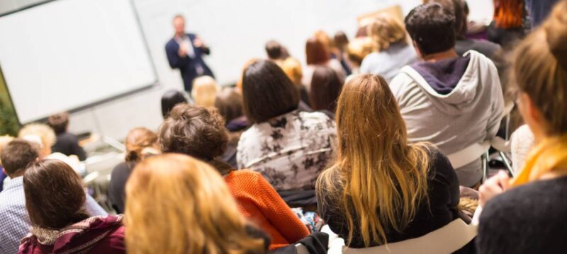 visu-conferencier-role-quel-est.jpg