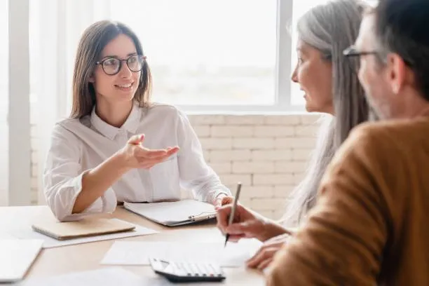 regroupement de prêts rachat de crédits conseil accompagnement courtier