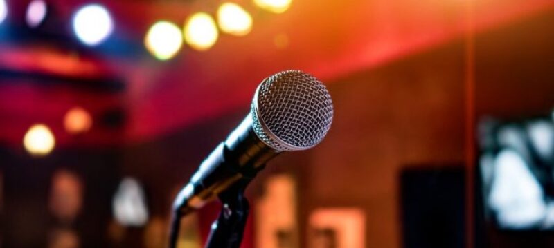 Pourquoi_organiser_un_karaoké_en_team_building?