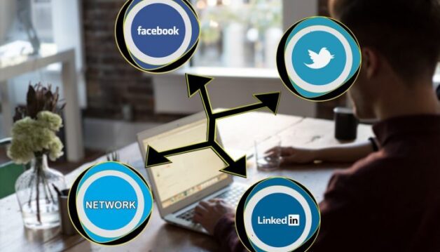 Faites_attention_à_vos_manières_sur_les_médias_sociaux