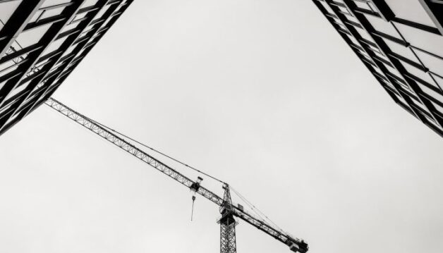 BTP:_Pourquoi_utiliser_une_grue_à_tour_sur_ses_chantiers?