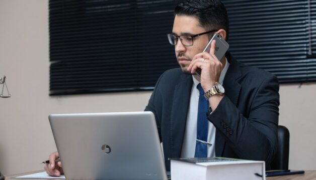 Entrepreneuriat_:_3_bonnes_raisons_d’engager_un_avocat_d’affaires