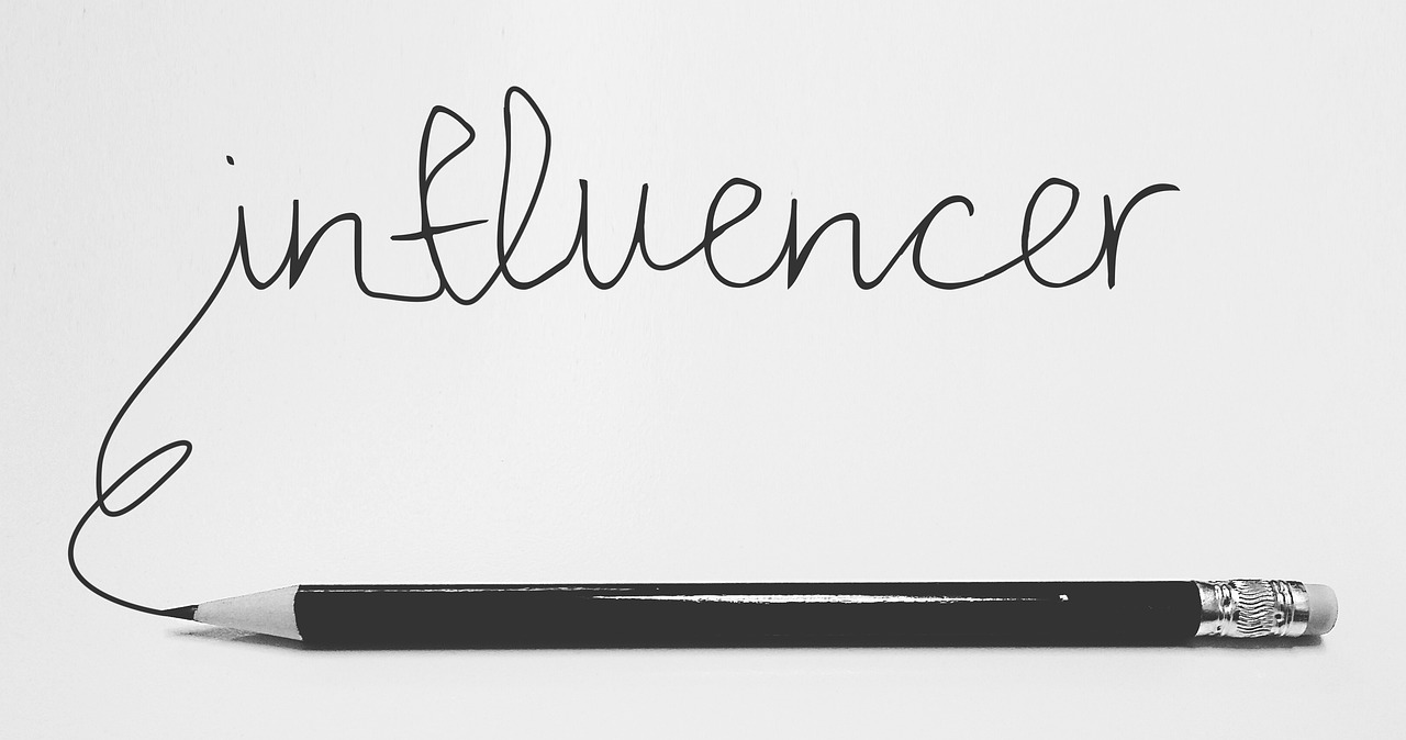 Le pouvoir de l’influence marketing : comment choisir et travailler avec des influenceurs pour promouvoir votre marque ?