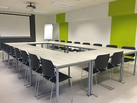 Quels sont les avantages de la location d’une salle de formation ?