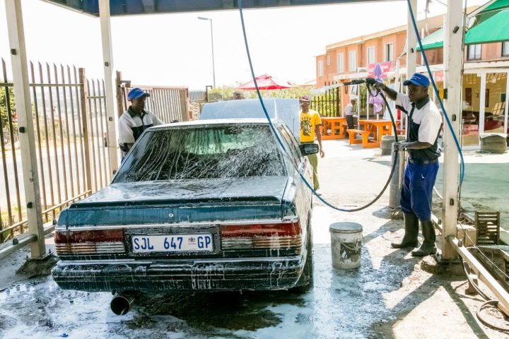 Quels produits acheter pour ouvrir un centre de lavage auto ?