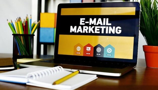 Comment_le_postage_invité_peut_aider_à_booster_votre_liste_d_e_mails