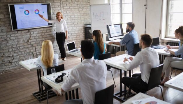 media-reconversion-professionnelle-comment-bien-choisir-sa-formation.jpg