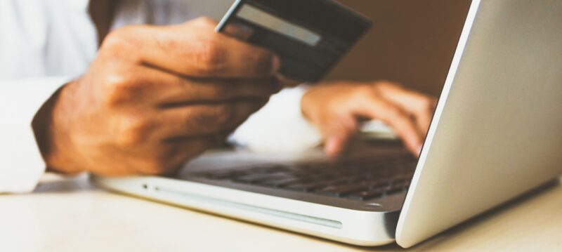 Utiliser_une_solution_de_paiement_en_ligne_:_quels_sont_les_enjeux_liés_?