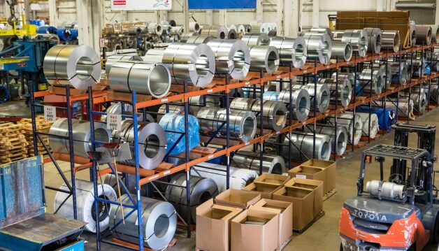 Solutions_de_stockage_économiques_pour_les_professionnels_:_rayonnages_d’occasion