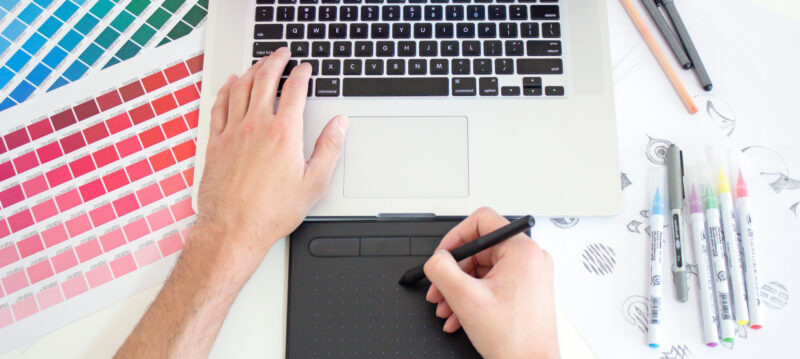 Pourquoi faire appel à un graphiste freelance peut vous faire gagner de l’argent