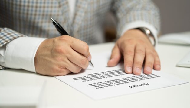 Comprendre_le_délai_de_carence_dans_les_contrats_CDD_:_Guide_pour_les_Entreprises