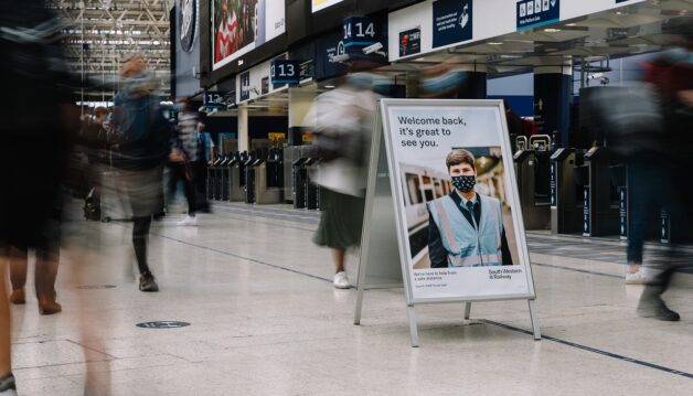 Communication_visuelle_d’entreprise_:_les_PLV_à_adopter_pour_renforcer_sa_stratégie_marketing