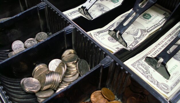 Faut_il_garder_son_ancienne_caisse_enregistreuse_face_à_l_émergence_de_nouveaux_moyens_de_paiement_?