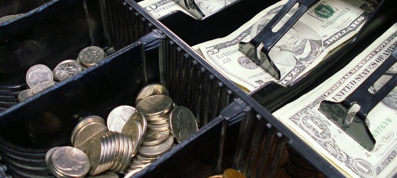 Faut_il_garder_son_ancienne_caisse_enregistreuse_face_à_l_émergence_de_nouveaux_moyens_de_paiement_?