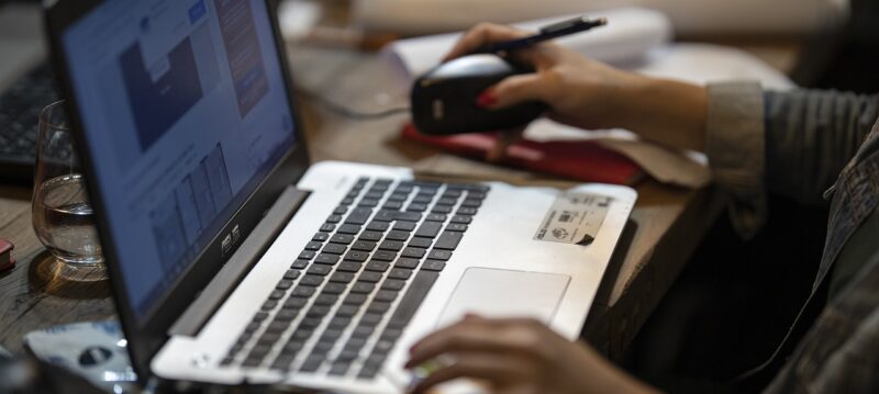 Les_5_raisons_pour_lesquelles_chaque_entreprise_a_besoin_d_un_gestionnaire_de_médias_sociaux